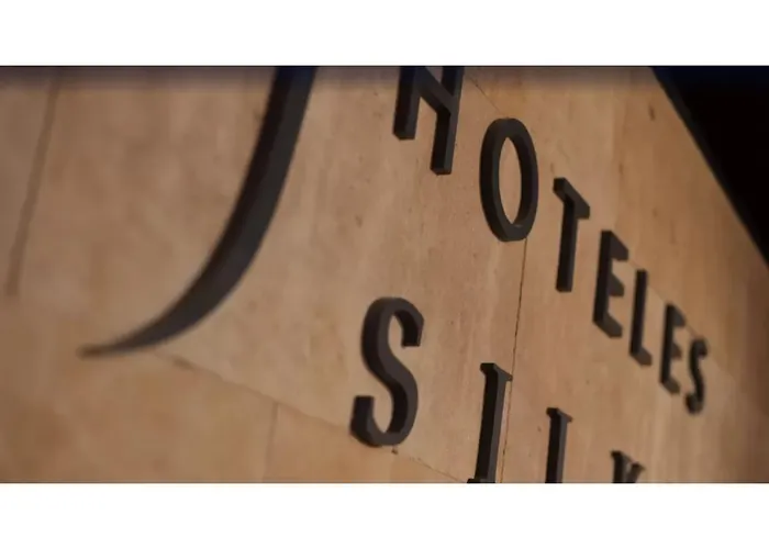 西尔肯隆纳达尔巴酒店