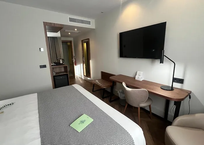 ホテル シルケン　ロナ　ダルバ 3*