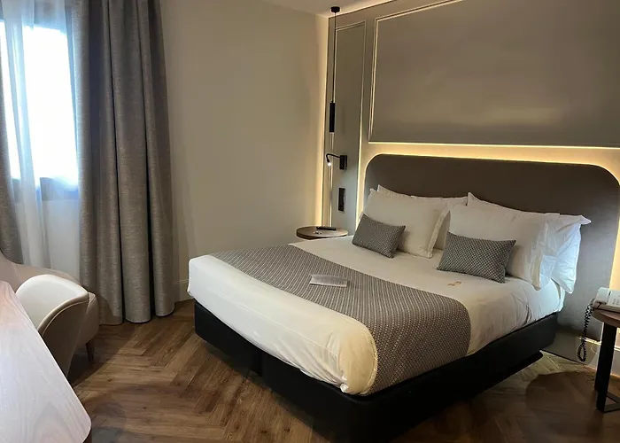 西尔肯隆纳达尔巴酒店 3*