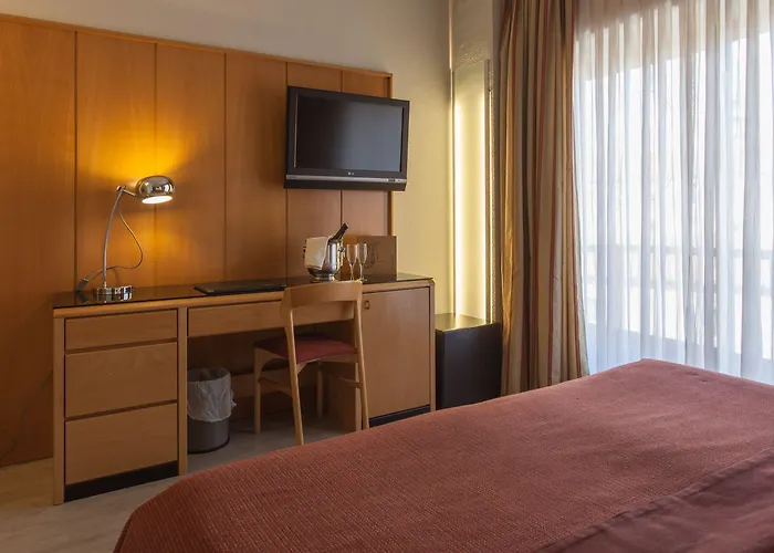 西尔肯隆纳达尔巴酒店 3*